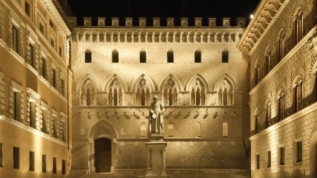 Siena. Piazza Salimbeni, sede della storica banca MPS