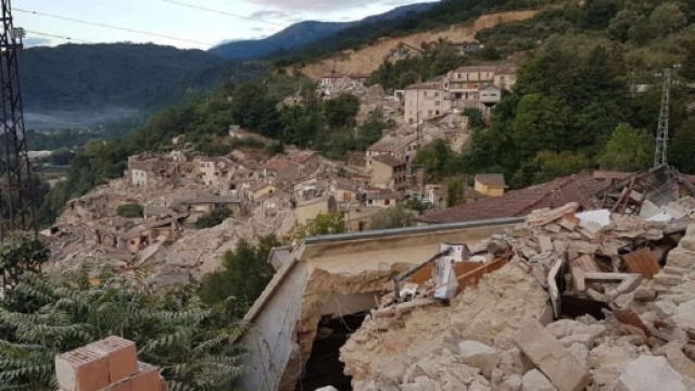 Il sisma ha ridotto a un cumulo di macerie paesi come Pescara del Tronto.
