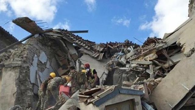 Le macerie causate dal terremoto a Rieti.