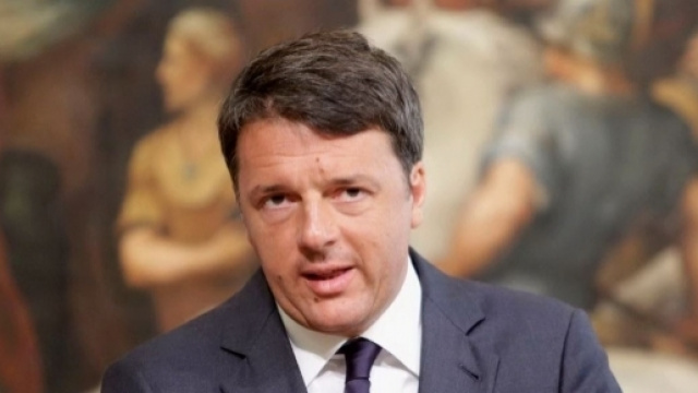 #MatteoRenzi segue le operazioni di soccorso per l'#EmergenzaTerremoto, da Palazzo Chigi: ''Non lasceremo nessuno, da solo.'' #BlastingNews