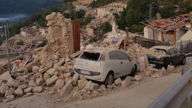 Pescara del Tronto (Ascoli Piceno) devastata dal terremoto (ph. ANSA)