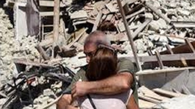 La disperazione ad Amatrice, provincia di Rieti