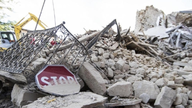 Amatrice distrutta dal terremoto. Foto tratta da ilpost.it