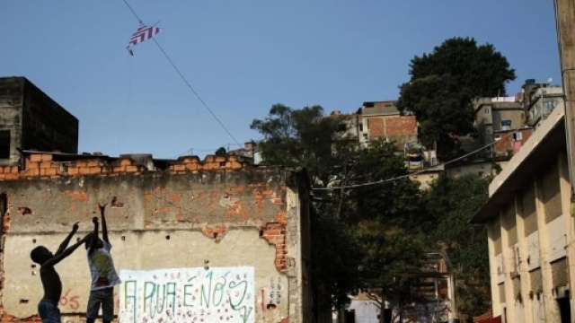 Degrado, spari. L'altra faccia di rio 2016