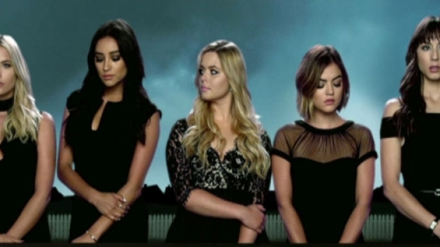 Pretty Little Liars" Just Got a New Set of Opening Credits - cosmopolitan.com