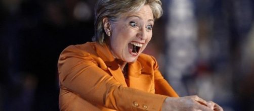 Hillary Clinton's clothes inspired by a Hoover Vacuum Cleaner? Photo: Blasting News Library - vice.com