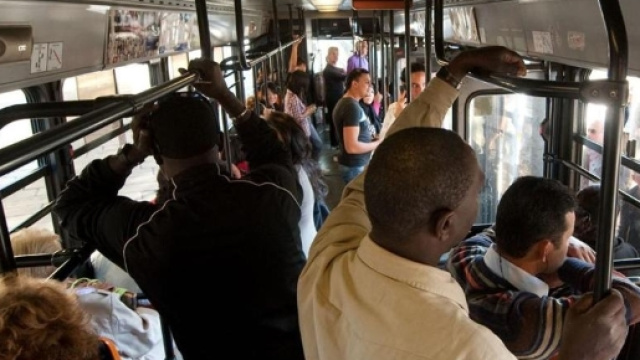 Emergenza borseggiatori sugli autobus di Napoli