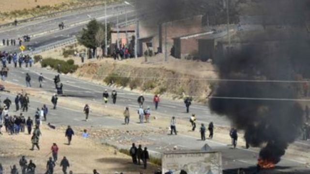 La protesta dei minatori sugli altipiani di Panduro