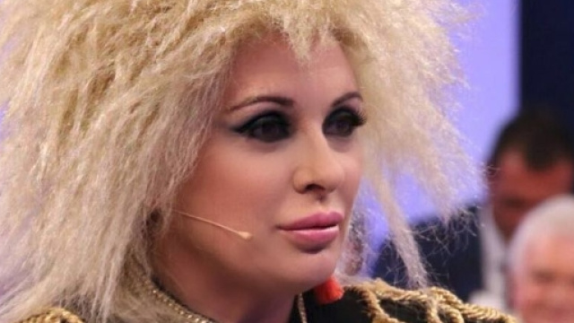 Tina Cipollari resta a Uomini e Donne |
