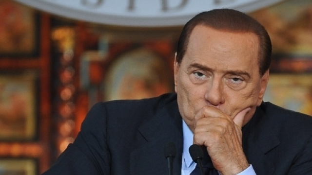 La bufala corre sul web: 'Silvio Berlusconi si &egrave; aggravato'.
