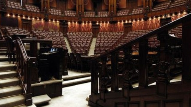 I banchi dell'aula dei deputati a Montecitorio
