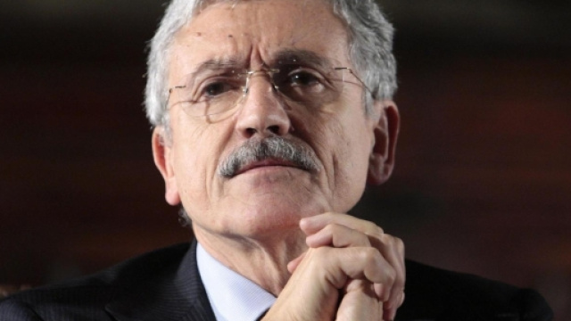 D'Alema: "Pd di Renzi &egrave; erede del berlusconismo"