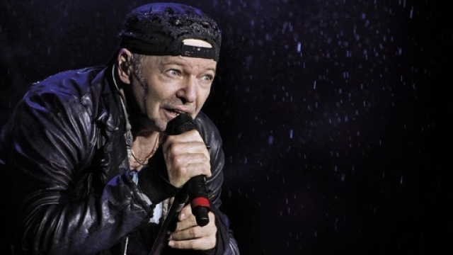 Vasco Rossi si racconta nella trasmissione Unici.