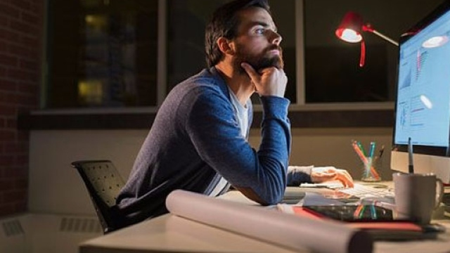 Il lavoro notturno farebbe aumentare il rischio del cancro