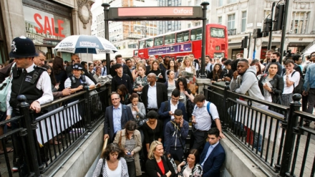 Londra, affollatissima nelle ore di punta