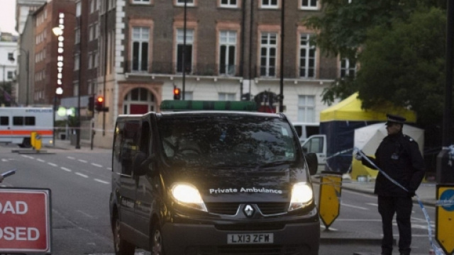 Strada chiusa a Londra dopo l'accoltellamento di 6 persone da parte di un norvegese di origini somale