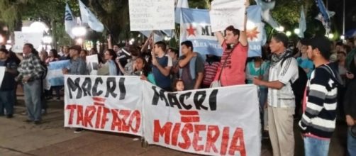 Consignas muy duras contra Macri, otros carteles indicaban &ldquo;Si no hay pan para el pobre no habr&aacute; paz para el rico"