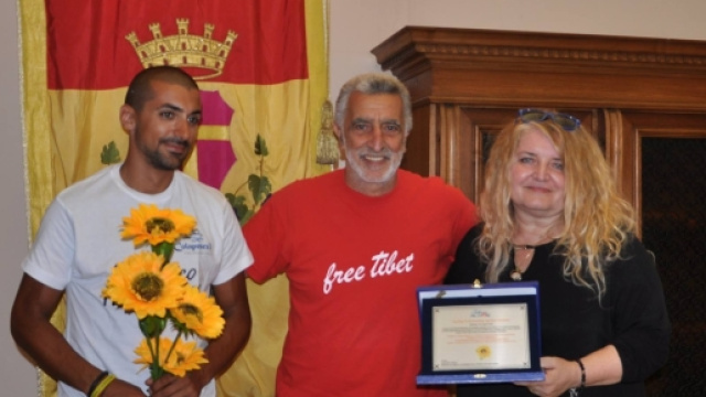 Da sinistra Andrea Enzi Raffaelli, Renato Accorinti e Antonella Penati.