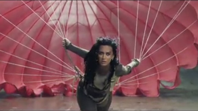 Video di Katy Perry 'Rise' - Youtube