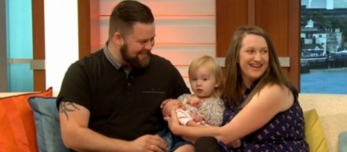 Quickest birth ever? Mum delivers own baby in SECONDS in the ... - thesun.co.uk