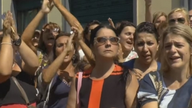 Ultime notizie scuola, domenica 7 agosto 2016: sale protesta docenti per l'esodo mobilit&agrave;