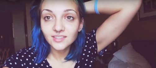 Screenshot of Ayalla Karina, via YouTube