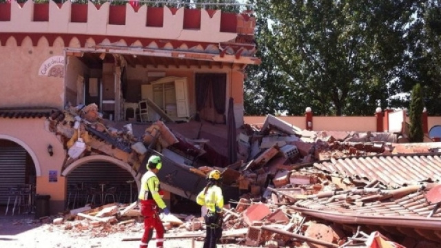 Crolla edificio nell'acqua park Le Vele