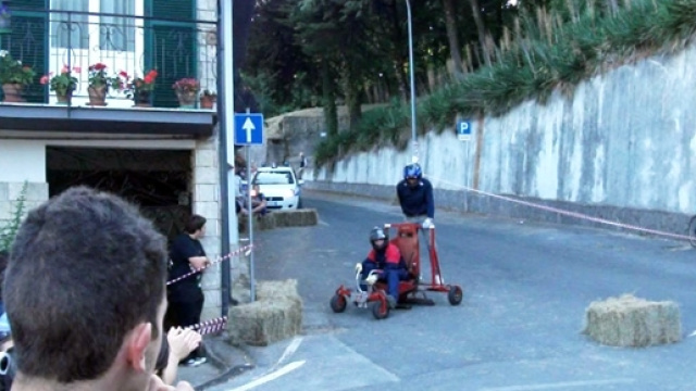 La corsa dei carroccioli in un'immagine dell'edizione 2011