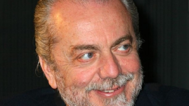 "Sei il nostro San Gennaro" i tifosi della Juve ringraziano De Laurentiis