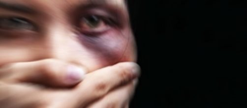 Mulher paga caro por denunciar crimes de estupro