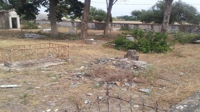 Foto di cimitero cristiano in Algeria scattata da Slimane Bouhafs - Google+