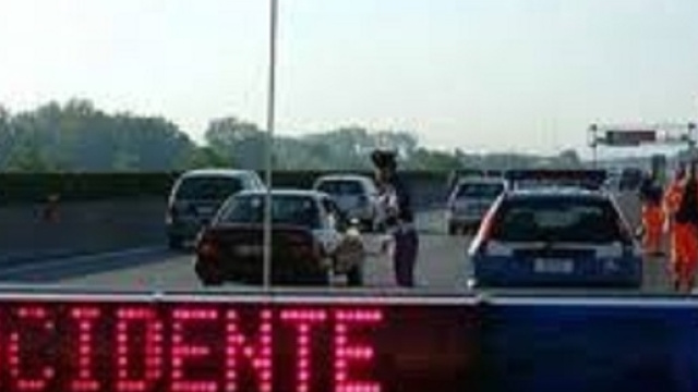 Reggio Calabria, violento impatto: 5 auto coinvolte