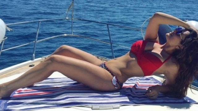 Simpatia e forme mozzafiato per la curvy salernitana