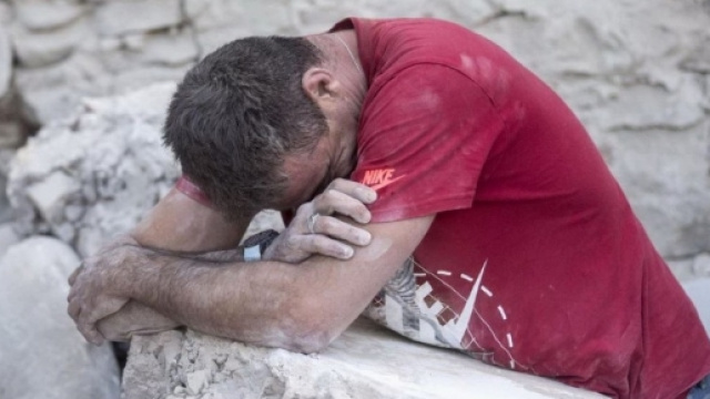 Terremoto Centro Italia: Amatrice sporge denuncia-querela contro Charlie Hebdo