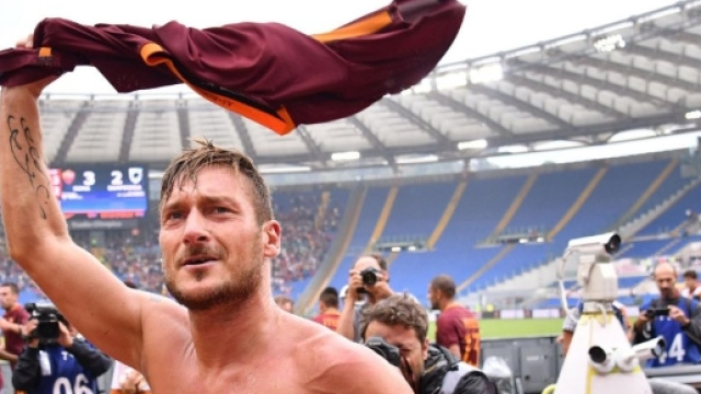 Totti commovente: gol, assist e record di Maldini eguagliato ... - eurosport.com