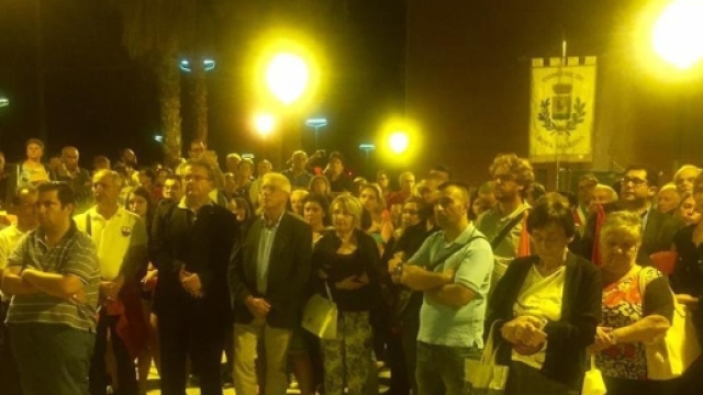 Calabria, il paese contro la 16enne stuprata per anni: "Se l'&egrave; ... - stadio24.com