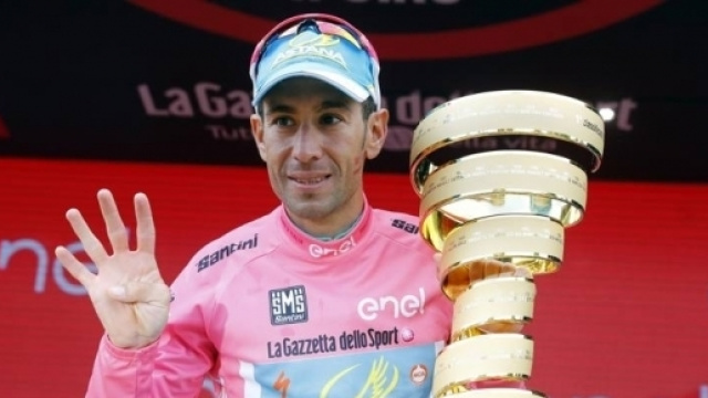 Nibali difender&agrave; la maglia rosa vinta quest'anno.