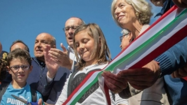 Il ministro Giannini all'inaugurazione del nuovo polo didattico di Amatrice