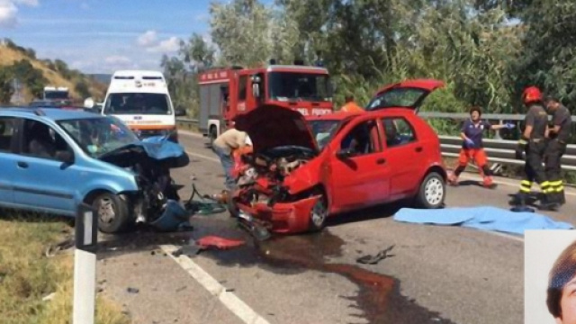Il terribile incidente:nella foto piccola Francesca Lai, la vittima.