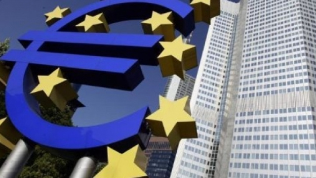 Lo sapete perch&eacute; l'Eurozona non cresce come il resto del mondo ... - formiche.net