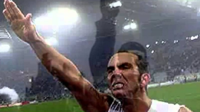 Una celebre esultanza di Paolo Di Canio