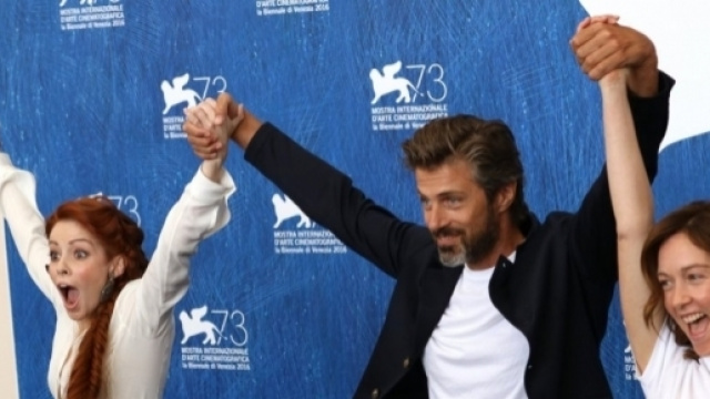 Il regista Kim Rossi Stuart con le due attrici Camilla Diana e Cristiana Capotondi