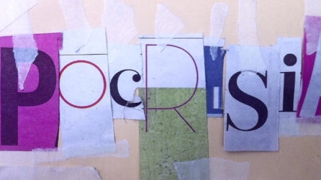 L'ipocrisia: una foto dal web che ritrae questa scritta.