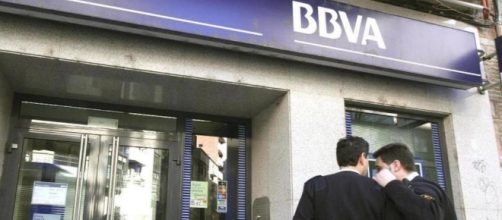 Sucursal del BBVA, Banco que desde hace d&iacute;as absorbi&oacute; a Catalunya Caixa.