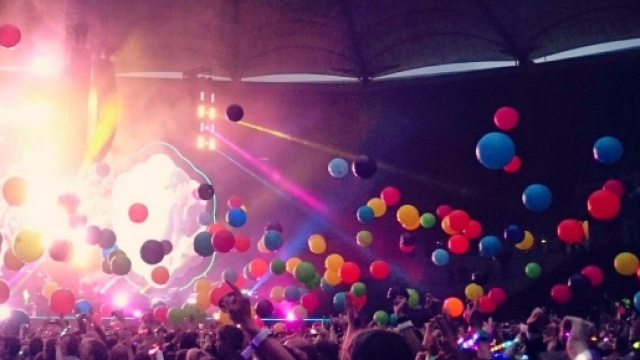 coldplaying hashtag on Twitter - twitter.com