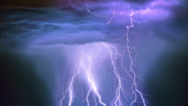 Dalle 4.34 alle 5.27 del mattino su Cagliari e l'hinterland si abbattuto il finimondo: tantissima l'attivit&agrave; elettrica