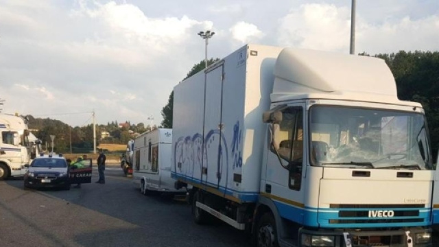 Sparatoria nel parcheggio dei giostrai, grave un uomo di 49 anni