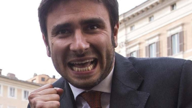 Alessandro Di Battista: Diciamo no al Referendum Costituzionale e alla Buona Scuola di Renzi