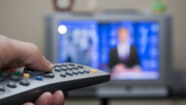 Guida programmi tv: su Canale 5 'Il Segreto', su Rai 1 'Don Matteo'.