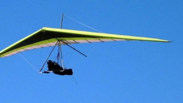 Idee regalo appassionati di volo esperienza in deltaplano Perugia ... - emozione3.it
